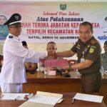 Penyerahan SK Pengangkatan Kepala Desa Terpilih dan Serah Terima dari PJ Kepala Desa ke Kepala Desa Terpilih
